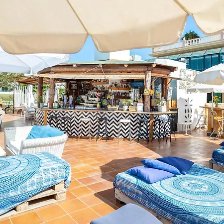Club Paraiso Near Hard Rock By Interhome شقة