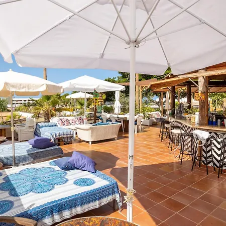 Club Paraiso Near Hard Rock By Interhome أذيخي