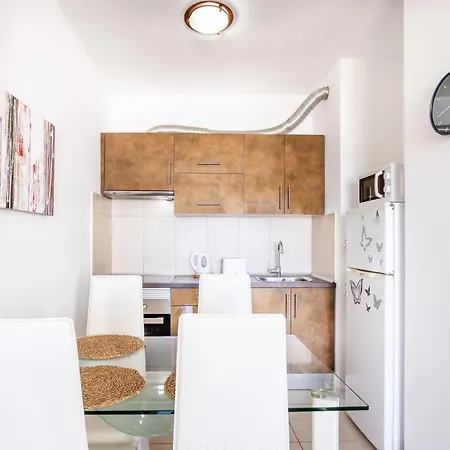 Club Paraiso Near Hard Rock By Interhome Apartment *