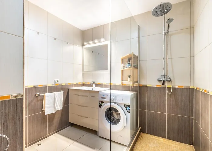 Club Paraiso Near Hard Rock By Interhome *